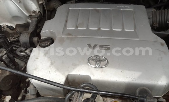 Ra Àlòkù Toyota Highlander Silver Ọkọ̀ in Abomey Calavi ni Benin Ra Àlòkù Toyota Highlander Silver Ọkọ̀ in Abomey Calavi ni Benin