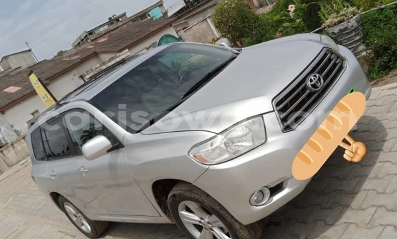 Ra Àlòkù Toyota Highlander Silver Ọkọ̀ in Abomey Calavi ni Benin Ra Àlòkù Toyota Highlander Silver Ọkọ̀ in Abomey Calavi ni Benin