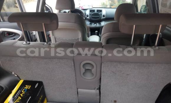 Ra Àlòkù Toyota RAV4 Silver Ọkọ̀ in Abomey Calavi ni Benin Ra Àlòkù Toyota RAV4 Silver Ọkọ̀ in Abomey Calavi ni Benin