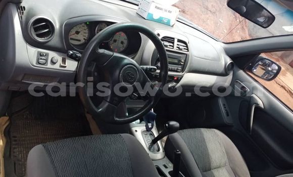 Sayi Na hannu Toyota RAV4 Blue Mota in Abomey Calavi a Benin Sayi Na hannu Toyota RAV4 Blue Mota in Abomey Calavi a Benin