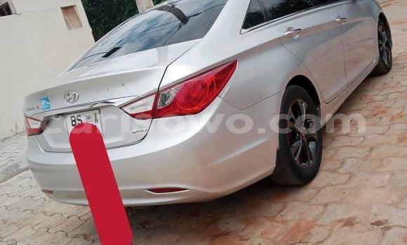 Ra Àlòkù Hyundai Sonata Silver Ọkọ̀ in Abomey Calavi ni Benin Ra Àlòkù Hyundai Sonata Silver Ọkọ̀ in Abomey Calavi ni Benin