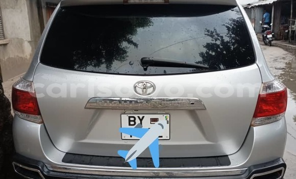 Sayi Na hannu Toyota Highlander Azurfa Mota in Cotonou a Benin Sayi Na hannu Toyota Highlander Azurfa Mota in Cotonou a Benin