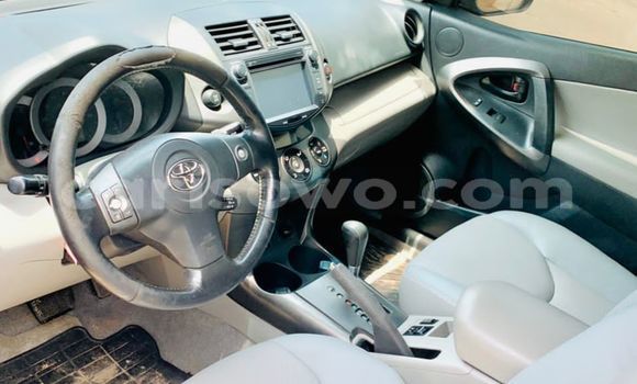 Acheter Occasion Voiture Toyota RAV4 Bleu à Abomey Calavi, Benin Acheter Occasion Voiture Toyota RAV4 Bleu à Abomey Calavi, Benin