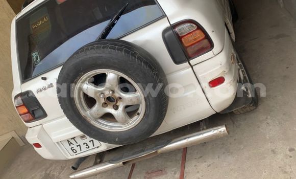 Acheter Occasion Voiture Toyota RAV4 Blanc à Abomey Calavi, Benin Acheter Occasion Voiture Toyota RAV4 Blanc à Abomey Calavi, Benin