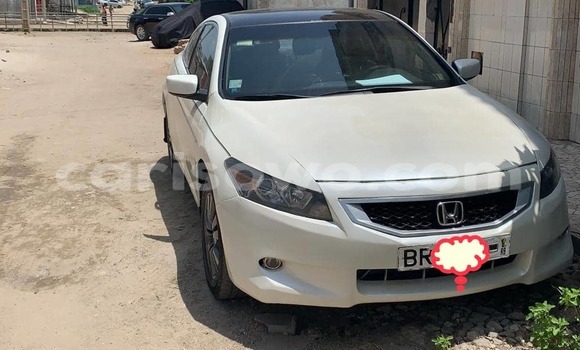 Sayi Na hannu Honda Accord White Mota in Abomey Calavi a Benin