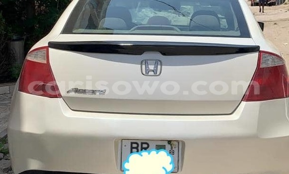 Acheter Occasion Voiture Honda Accord Blanc à Abomey Calavi, Benin Acheter Occasion Voiture Honda Accord Blanc à Abomey Calavi, Benin