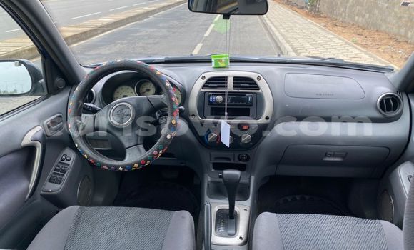 Ra Àlòkù Toyota RAV4 Blue Ọkọ̀ in Abomey Calavi ni Benin Ra Àlòkù Toyota RAV4 Blue Ọkọ̀ in Abomey Calavi ni Benin