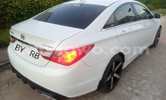 Buy Used Hyundai Sonata White Car in Abomey Calavi in Benign Buy Used Hyundai Sonata White Car in Abomey Calavi in Benign