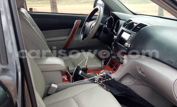 Ra Àlòkù Toyota Highlander Black Ọkọ̀ in Abomey Calavi ni Benin Ra Àlòkù Toyota Highlander Black Ọkọ̀ in Abomey Calavi ni Benin