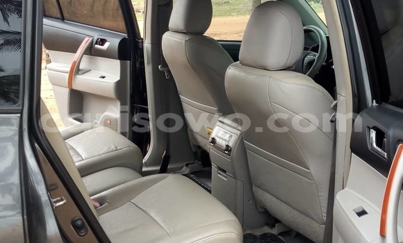 Ra Àlòkù Toyota Highlander Black Ọkọ̀ in Abomey Calavi ni Benin Ra Àlòkù Toyota Highlander Black Ọkọ̀ in Abomey Calavi ni Benin
