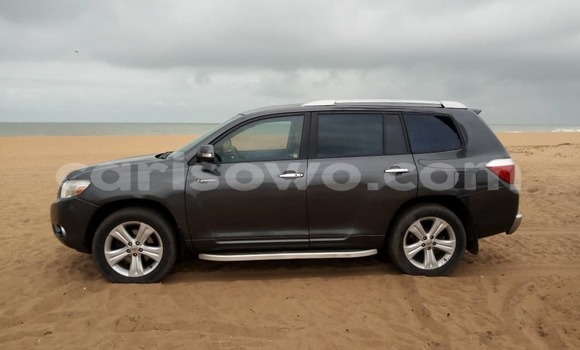 Ra Àlòkù Toyota Highlander Black Ọkọ̀ in Abomey Calavi ni Benin Ra Àlòkù Toyota Highlander Black Ọkọ̀ in Abomey Calavi ni Benin