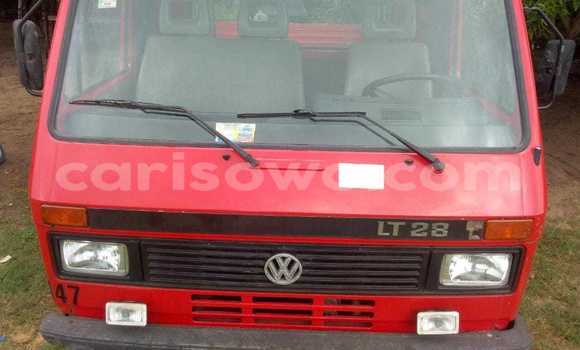 Ra Àlòkù Volkswagen Transporter Red Ọkọ̀ in Cotonou ni Benin