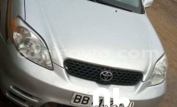 Sayi Na hannu Toyota Matrix White Mota in Abomey Calavi a Benin