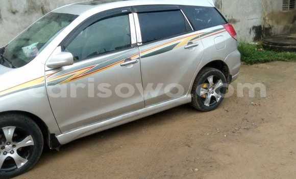 Ra Àlòkù Toyota Matrix funfun Ọkọ̀ in Abomey Calavi ni Benin Ra Àlòkù Toyota Matrix funfun Ọkọ̀ in Abomey Calavi ni Benin