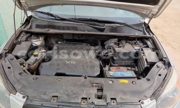 Sayi Na hannu Toyota RAV4 Azurfa Mota in Abomey Calavi a Benin Sayi Na hannu Toyota RAV4 Azurfa Mota in Abomey Calavi a Benin