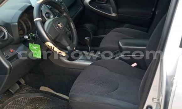 Sayi Na hannu Toyota RAV4 Azurfa Mota in Abomey Calavi a Benin Sayi Na hannu Toyota RAV4 Azurfa Mota in Abomey Calavi a Benin