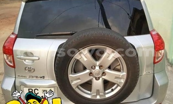 Sayi Na hannu Toyota RAV4 Azurfa Mota in Abomey Calavi a Benin Sayi Na hannu Toyota RAV4 Azurfa Mota in Abomey Calavi a Benin