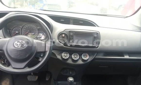 Sayi Na hannu Toyota Yaris Blue Mota in Cotonou a Benin Sayi Na hannu Toyota Yaris Blue Mota in Cotonou a Benin
