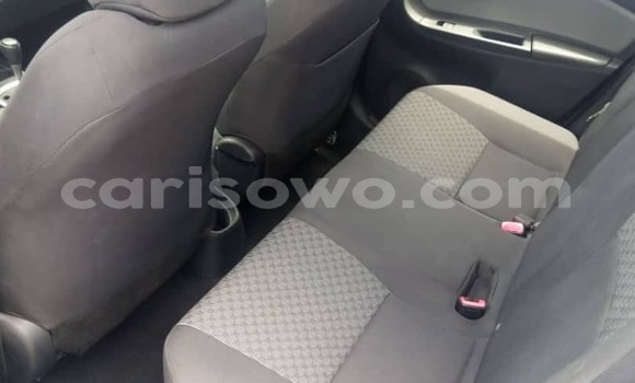 Sayi Na hannu Toyota Yaris Blue Mota in Cotonou a Benin Sayi Na hannu Toyota Yaris Blue Mota in Cotonou a Benin