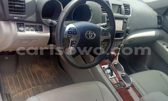 Acheter Occasion Voiture Toyota Highlander Gris à Cotonou, Benin Acheter Occasion Voiture Toyota Highlander Gris à Cotonou, Benin