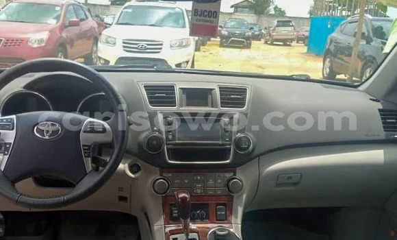 Acheter Occasion Voiture Toyota Highlander Gris à Cotonou, Benin Acheter Occasion Voiture Toyota Highlander Gris à Cotonou, Benin