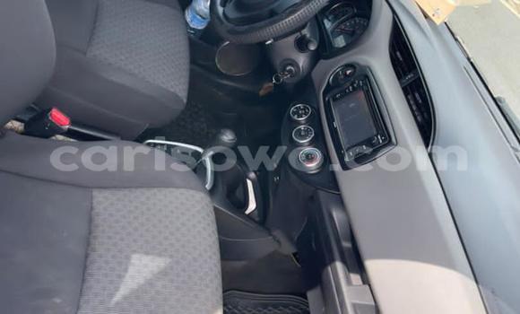 Ra Àlòkù Toyota Yaris funfun Ọkọ̀ in Abomey Calavi ni Benin Ra Àlòkù Toyota Yaris funfun Ọkọ̀ in Abomey Calavi ni Benin