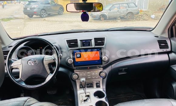Buy Used Toyota Highlander Red Car in Cotonou in Benign Buy Used Toyota Highlander Red Car in Cotonou in Benign