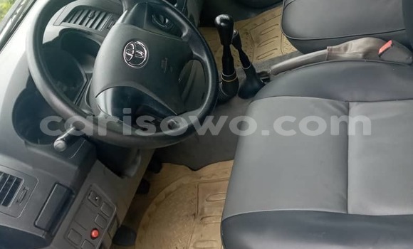 Sayi Na hannu Toyota Hilux White Mota in Cotonou a Benin Sayi Na hannu Toyota Hilux White Mota in Cotonou a Benin
