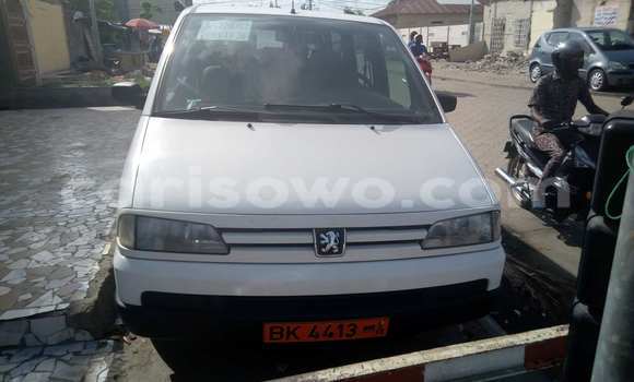 Acheter Occasion Voiture Peugeot 806 Blanc à Cotonou, Benin Acheter Occasion Voiture Peugeot 806 Blanc à Cotonou, Benin