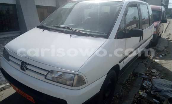 Acheter Occasion Voiture Peugeot 806 Blanc à Cotonou, Benin Acheter Occasion Voiture Peugeot 806 Blanc à Cotonou, Benin