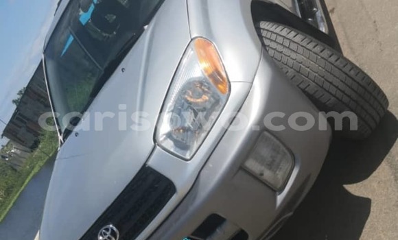 Sayi Na hannu Toyota RAV4 Azurfa Mota in Abomey Calavi a Benin