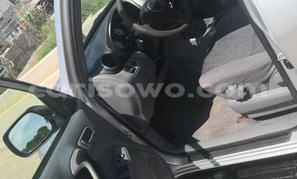 Acheter Occasion Voiture Toyota RAV4 Gris à Abomey Calavi, Benin Acheter Occasion Voiture Toyota RAV4 Gris à Abomey Calavi, Benin