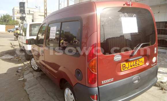 Acheter Occasion Voiture Renault Kangoo Rouge à Cotonou au Benin Acheter Occasion Voiture Renault Kangoo Rouge à Cotonou au Benin