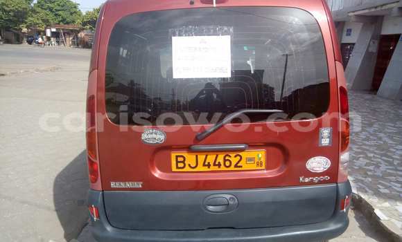 Acheter Occasion Voiture Renault Kangoo Rouge à Cotonou, Benin Acheter Occasion Voiture Renault Kangoo Rouge à Cotonou, Benin