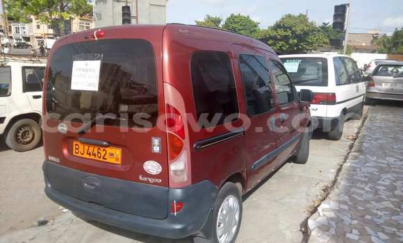 Acheter Occasion Voiture Renault Kangoo Rouge à Cotonou, Benin Acheter Occasion Voiture Renault Kangoo Rouge à Cotonou, Benin