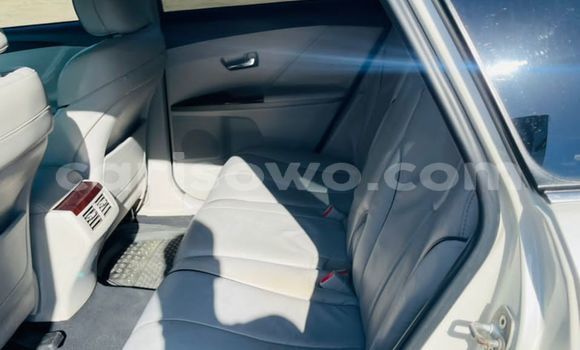 Ra Àlòkù Toyota Venza funfun Ọkọ̀ in Cotonou ni Benin Ra Àlòkù Toyota Venza funfun Ọkọ̀ in Cotonou ni Benin