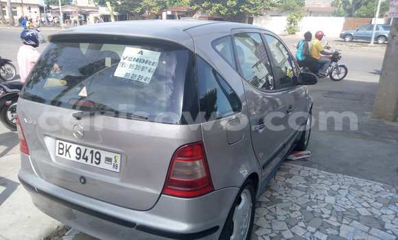 Sayi Na hannu Mercedes-Benz A–Class Azurfa Mota in Cotonou a Benin Sayi Na hannu Mercedes-Benz A–Class Azurfa Mota in Cotonou a Benin