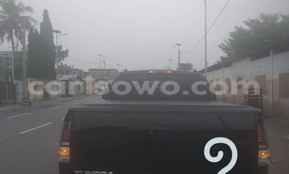 Sayi Na hannu Toyota Tundra Azurfa Mota in Abomey Calavi a Benin Sayi Na hannu Toyota Tundra Azurfa Mota in Abomey Calavi a Benin