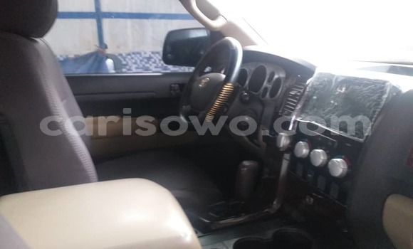 Sayi Na hannu Toyota Tundra Azurfa Mota in Abomey Calavi a Benin Sayi Na hannu Toyota Tundra Azurfa Mota in Abomey Calavi a Benin