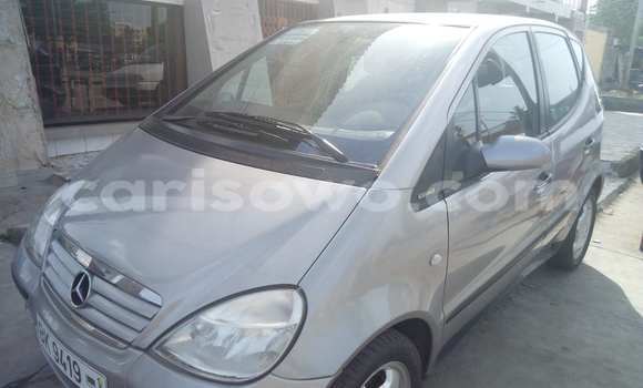 Sayi Na hannu Mercedes-Benz A–Class Azurfa Mota in Cotonou a Benin Sayi Na hannu Mercedes-Benz A–Class Azurfa Mota in Cotonou a Benin