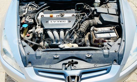 Sayi Na hannu Honda Accord Azurfa Mota in Cotonou a Benin Sayi Na hannu Honda Accord Azurfa Mota in Cotonou a Benin