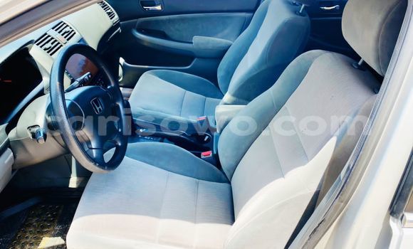 Sayi Na hannu Honda Accord Azurfa Mota in Cotonou a Benin Sayi Na hannu Honda Accord Azurfa Mota in Cotonou a Benin