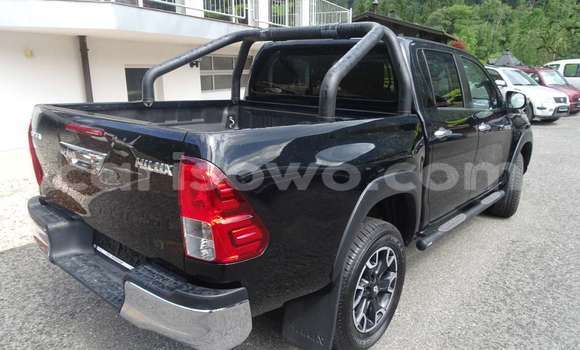 Acheter Import Voiture Toyota Hilux Noir à Abomey Calavi, Benin Acheter Import Voiture Toyota Hilux Noir à Abomey Calavi, Benin
