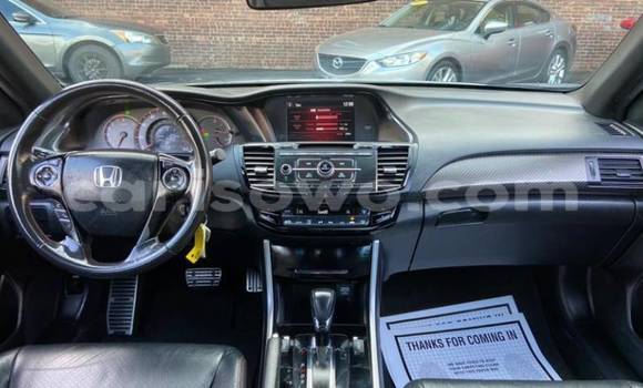 Acheter Import Voiture Honda Accord Blanc à Allada, Benin Acheter Import Voiture Honda Accord Blanc à Allada, Benin