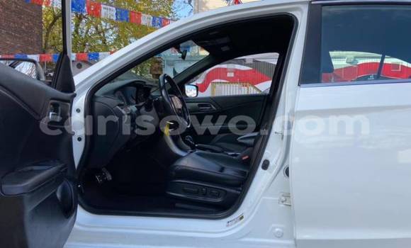 Acheter Import Voiture Honda Accord Blanc à Allada, Benin Acheter Import Voiture Honda Accord Blanc à Allada, Benin