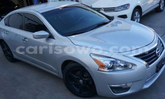 Acheter Import Voiture Nissan Altima Gris à Porto Novo, Benin Acheter Import Voiture Nissan Altima Gris à Porto Novo, Benin
