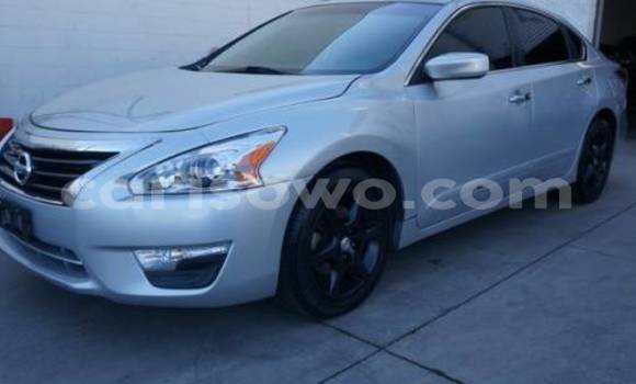 Acheter Import Voiture Nissan Altima Gris à Porto Novo, Benin Acheter Import Voiture Nissan Altima Gris à Porto Novo, Benin