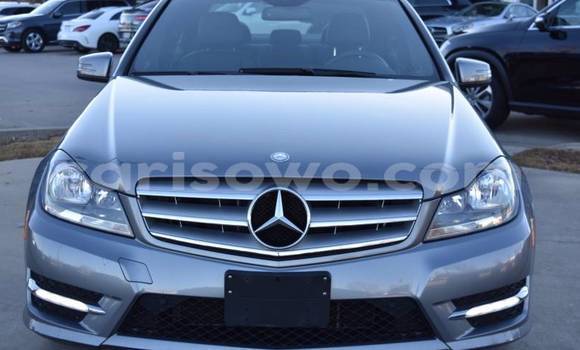 Acheter Import Voiture Mercedes-Benz 300–Series Gris à Cotonou, Benin Acheter Import Voiture Mercedes-Benz 300–Series Gris à Cotonou, Benin