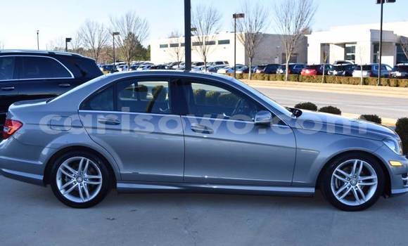 Acheter Import Voiture Mercedes-Benz 300–Series Gris à Cotonou, Benin Acheter Import Voiture Mercedes-Benz 300–Series Gris à Cotonou, Benin