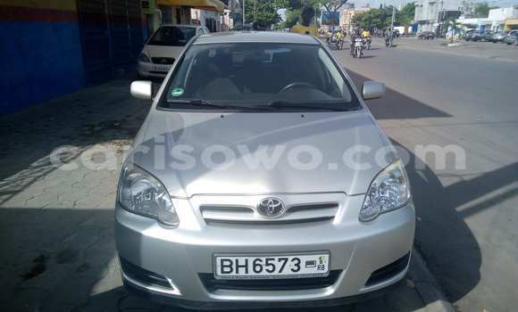 Sayi Na hannu Toyota Corolla Azurfa Mota in Cotonou a Benin Sayi Na hannu Toyota Corolla Azurfa Mota in Cotonou a Benin
